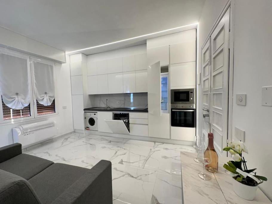 Suite Aurora Luxury In The Center Of San Remo Exterior foto